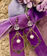 Filigree Drop Pearl Crystal Earrings