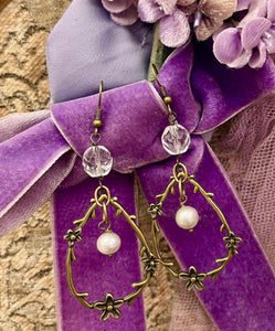 Filigree Drop Pearl Crystal Earrings