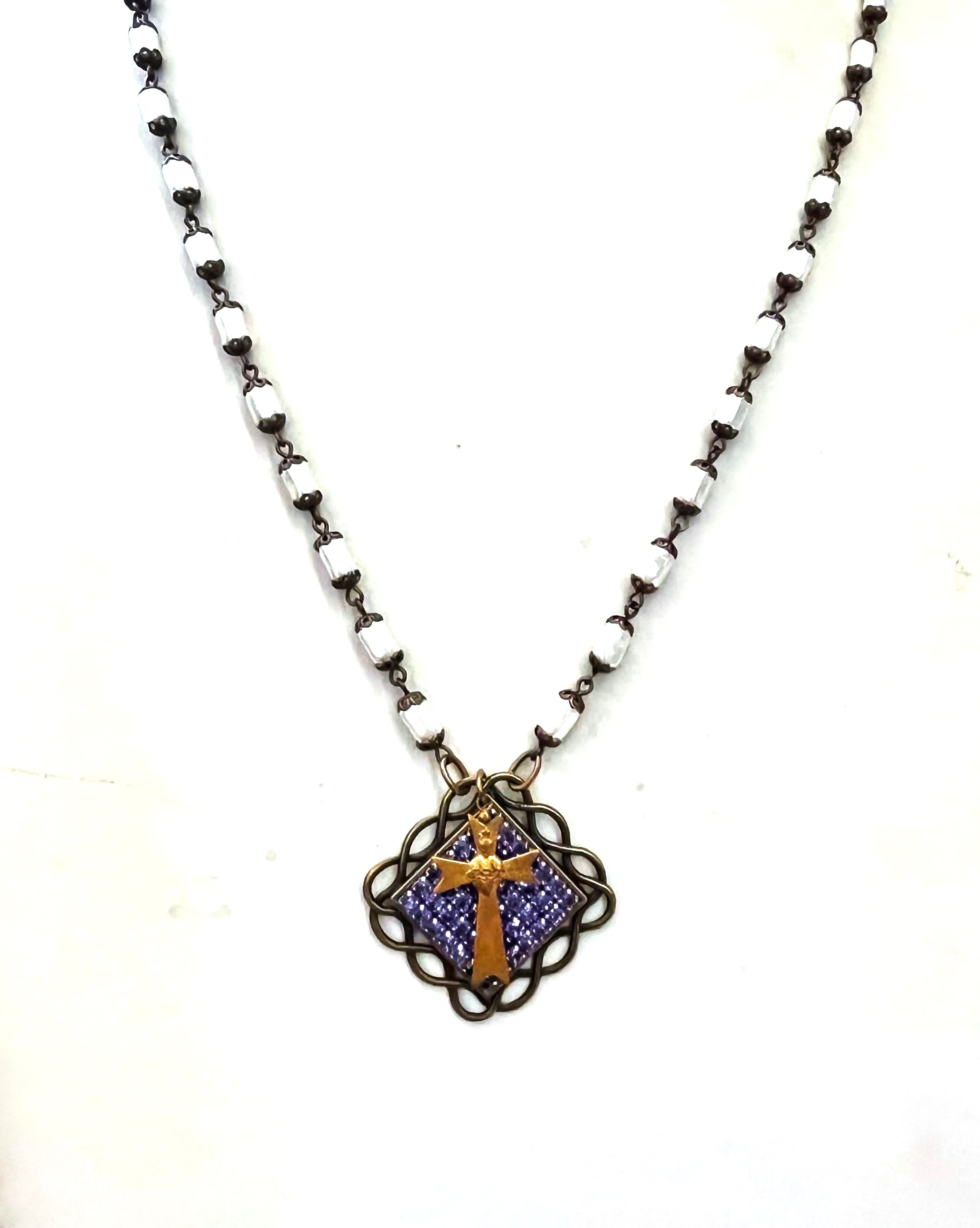 Cross Pendant Pearl Necklace